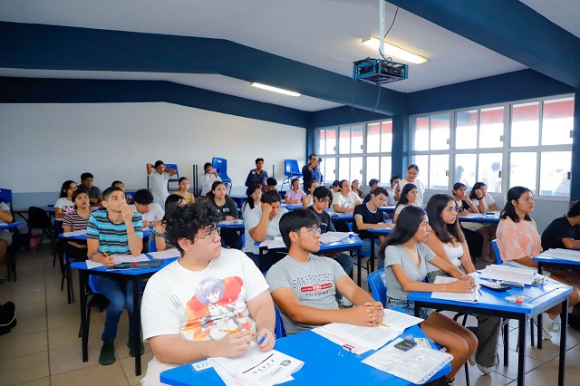 Casi 8 mil aspirantes presentaron examen para ingresar a licenciaturas de la UAGro.